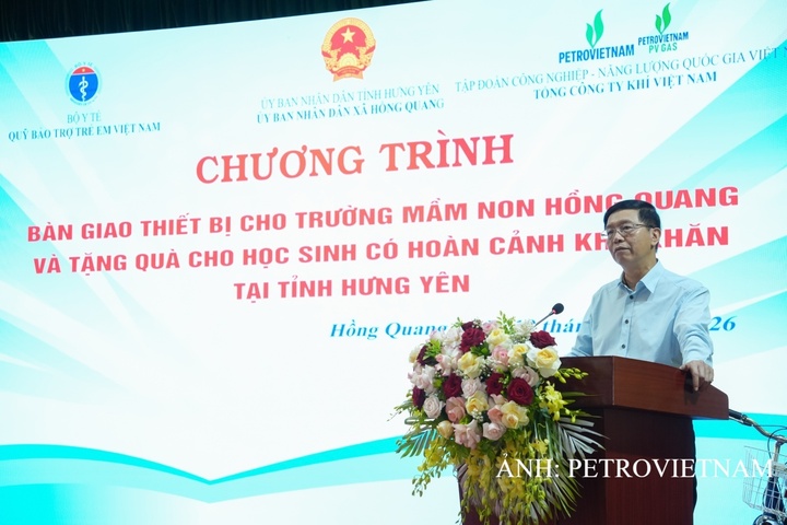 Đồng chí Trần Quang Dũng, Phó Bí thư Thường trực Đảng ủy PETROVIETNAM: trong 5 năm qua, PETROVIETNAM đã thực hiện công tác an sinh xã hội trên địa bàn Hưng Yên với tổng kinh phí khoảng 380 tỷ đồng. Ảnh: PETROVIETNAM
