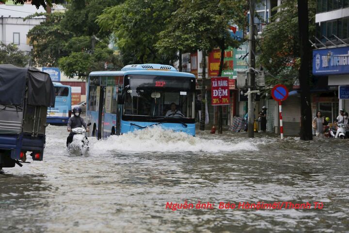 Trận mưa ngày 30/9/2025, trên địa bàn thành phố xuất hiện hơn 80 điểm úng ngập.