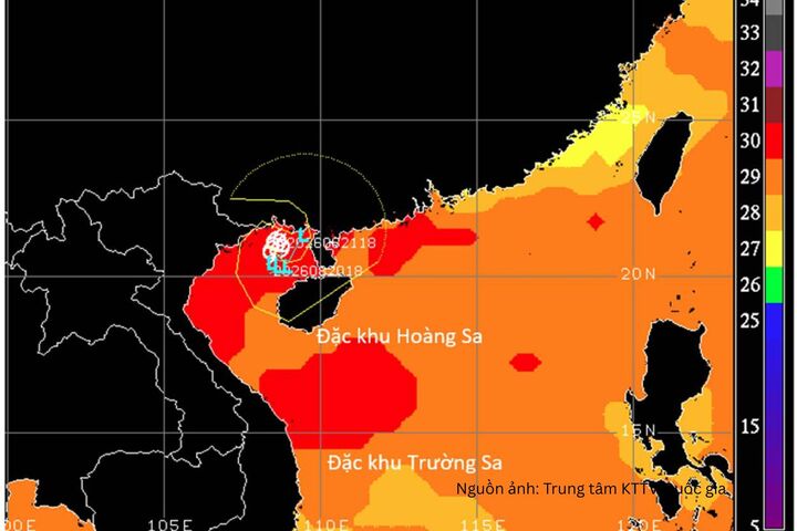 Bão số 4 nằm trên vùng biển có nhiệt độ cao.