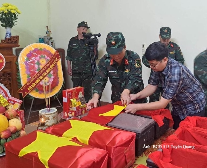 8 hài cốt liệt sĩ được bảo quản tại Nhà quàn của Đội tìm kiếm, quy tập hài cốt liệt sĩ, Bộ Chỉ huy Quân sự tỉnh Tuyên Quang.