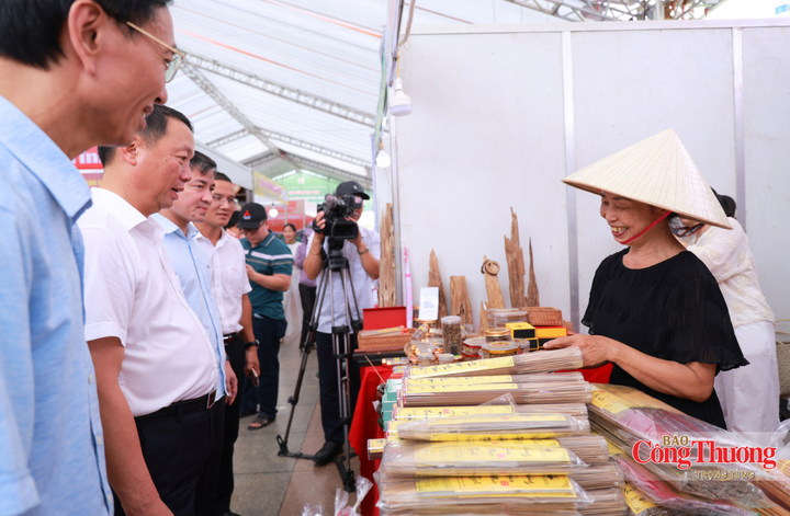 Đặc sản vùng miền 'đắt khách' tại Hội chợ miền Trung – Tây Nguyên 2026 - 9
