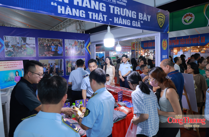 Hội chợ diễn ra từ ngày 21/8 đến ngày 26/8, quy tụ nhiều gian hàng của các tỉnh, thành phố, doanh nghiệp, cơ sở sản xuất, kinh doanh với các sản phẩm công nghiệp nông thôn tiêu biểu, sản phẩm OCOP, sản phẩm đặc trưng và nhiều mặt hàng có chất lượng, nguồn gốc, xuất xứ rõ ràng.