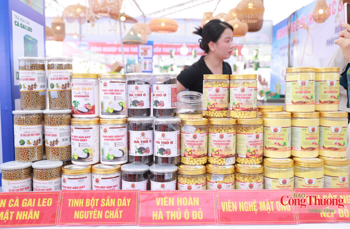 Đặc sản vùng miền 'đắt khách' tại Hội chợ miền Trung – Tây Nguyên 2026 - 3