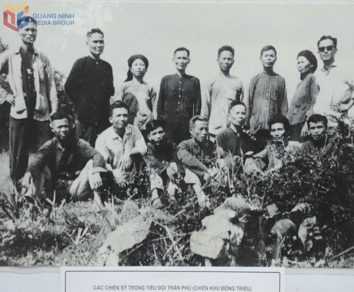 Các chiến sĩ trong tiểu đội Trần Phú (Chiến khu Đông Triều). Ảnh tư liệu - Quảng Ninh Media Group