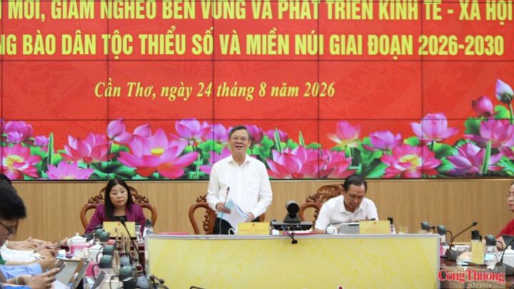 Ông Trương Cảnh Tuyên, Chủ tịch UBND TP. Cần Thơ, phát biểu tại hội nghị.