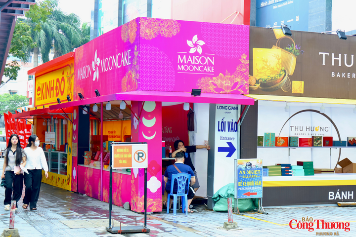 Ba thương hiệu Kinh Đô, Maison Cake và Thu Hương cùng hiện diện trên đường Xuân Thủy.