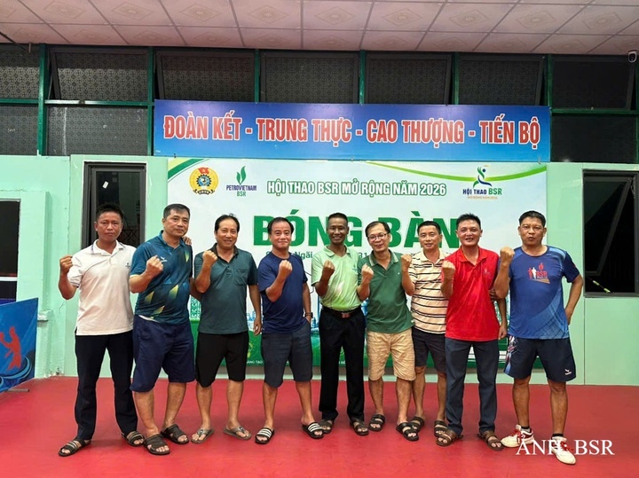 Các thành viên Đội bóng bàn BSR, một trong những bộ môn có số lượng vận động viên đông nhất của Đoàn thể thao BSR, sẵn sàng cho các đợt tranh tài. Ảnh: BSR
