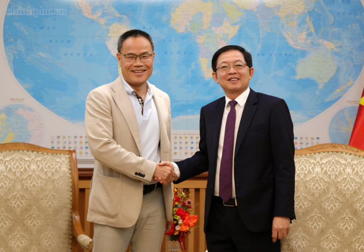 Phó Thủ tướng Hồ Quốc Dũng tiếp GS.TSKH Nguyễn Văn Tâm, Chủ nhiệm Khoa Khoa học Máy tính, Dữ liệu và Trí tuệ nhân tạo tại Viện Bách khoa Paris (IP Paris) - Ảnh: chinhphu.vn/Gia Huy