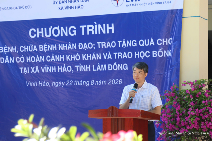 Ông Nguyễn Văn Bình – Phó trưởng Ban Truyền thông và Văn hóa doanh nghiệp EVN phát biểu tại chương trình.