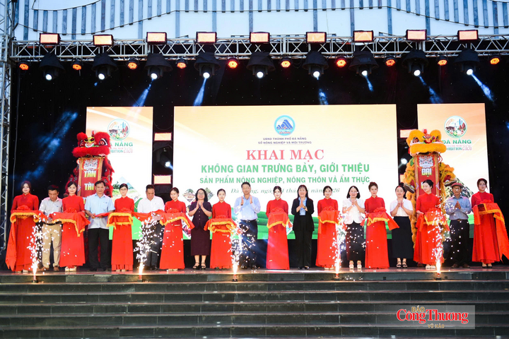 Khai mạc không gian trưng bày, giới thiệu sản phẩm nông nghiệp, nông thôn và ẩm thực Đà Nẵng năm 2026.