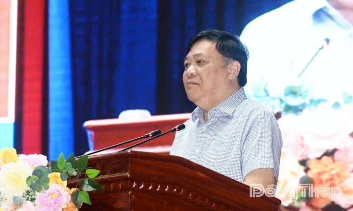Chủ tịch UBND tỉnh Phạm Thành Ngại phát biểu, nhấn mạnh vai trò của công tác thống kê đối với công tác lãnh đạo, chỉ đạo, điều hành của tỉnh.