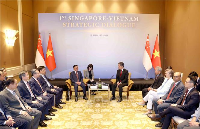 Phó Tổng Thư ký Đảng Hành động Nhân dân Singapore, Bộ trưởng Bộ Quốc phòng kiêm Bộ trưởng Điều phối dịch vụ công Chan Chun Sing chủ trì Lễ đón chính thức Ủy viên Bộ Chính trị, Thường trực Ban Bí thư Trần Cẩm Tú và đoàn cấp cao Đảng Cộng sản Việt Nam. Ảnh: Phương Hoa/TTXVN