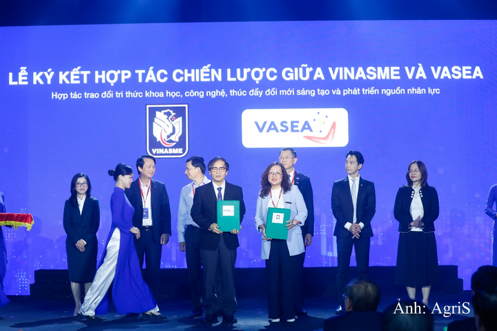 Lễ ký kết hợp tác chiến lược giữa VINASME và VASEA