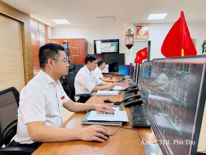 Công tác ứng trực 24/7 đảm bảo kịp thời phát hiện khiếm khuyết, bảo đảm lưới điện vận hành an toàn, ổn định