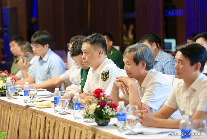 Các đại biểu tham gia hội nghị.