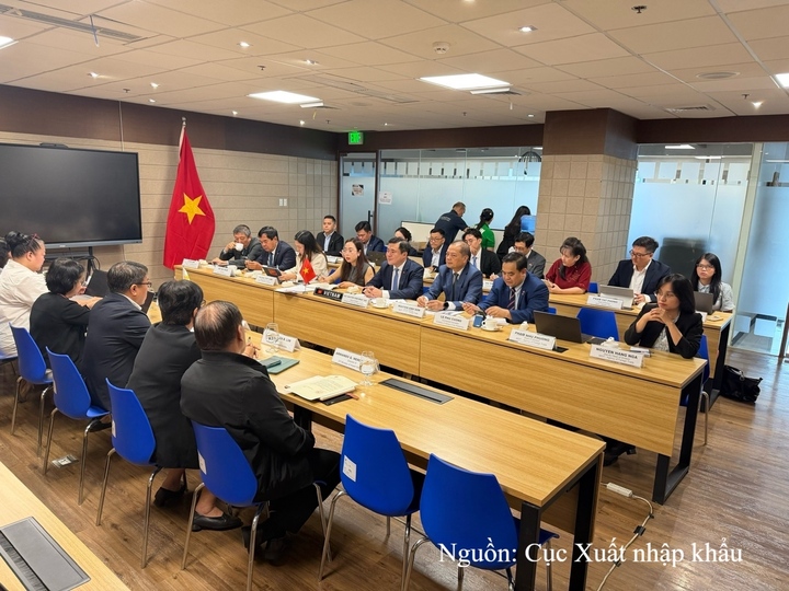 Đoàn công tác liên ngành do Bộ Công Thương chủ trì, phối hợp với Bộ Nông nghiệp và Môi trường, Bộ Ngoại giao, Đại sứ quán Việt Nam tại Philippines và Hiệp hội Lương thực Việt Nam (VFA) đã làm việc với các Bộ, cơ quan chức năng tại Philippines