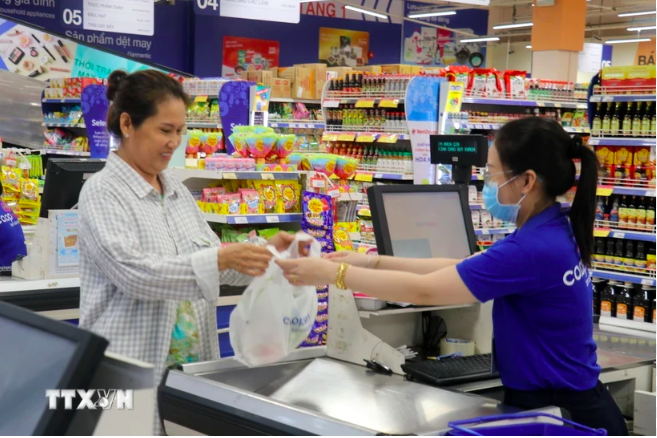 7 tháng, tổng mức bán lẻ hàng hóa và doanh thu dịch vụ tiêu dùng đạt khoảng 4.555,8 nghìn tỷ đồng. Ảnh minh hoạ