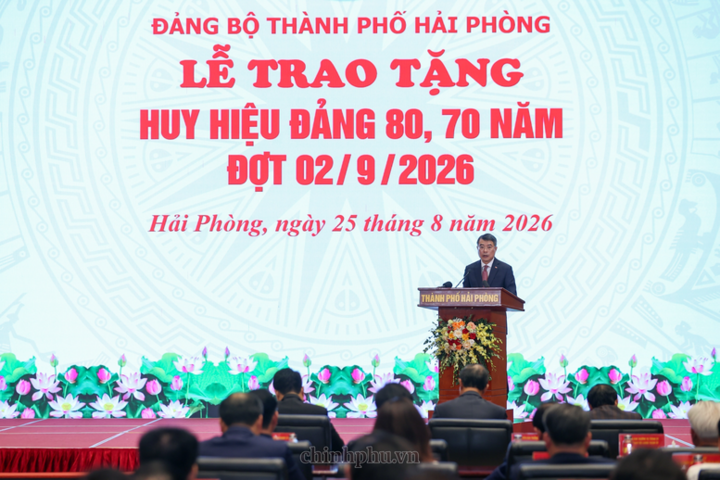 Thủ tướng Chính phủ phát biểu tại lễ trao tặng Huy hiệu 80 năm, 75 năm và 70 năm tuổi Đảng đợt 2/9/2026 cho các đồng chí đảng viên lão thành của Đảng bộ thành phố Hải Phòng - Ảnh: chinhphu.vn/Nhật Bắc