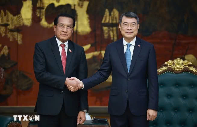 Thủ tướng Lê Minh Hưng tiếp ông Vanhxay Phongsavanh, Tổng Thanh tra Nhà nước Lào. (Ảnh: Dương Giang/TTXVN)