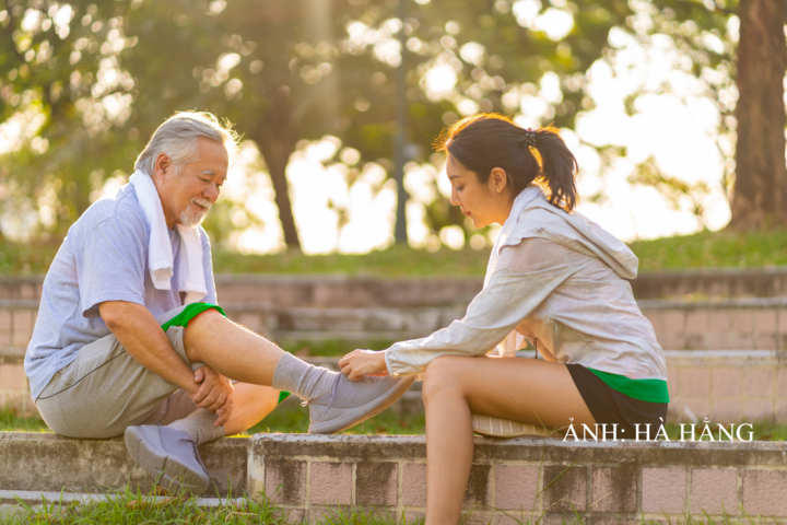 Nhiều người trung niên có xu hướng chuẩn bị sớm để chủ động khi về già. Ảnh Hà Hằng.