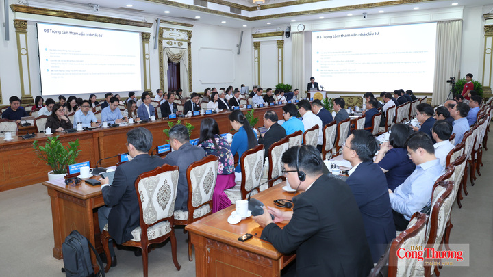 Lãnh đạo TP. Hồ Chí Minh và các đại biểu trong nước, quốc tế tham dự hội nghị.