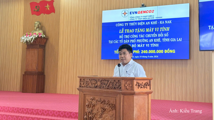 Ông Nguyễn Thành Sơn, Phó Giám đốc Công ty Thủy điện An Khê – Ka Nak phát biểu tại chương trình.