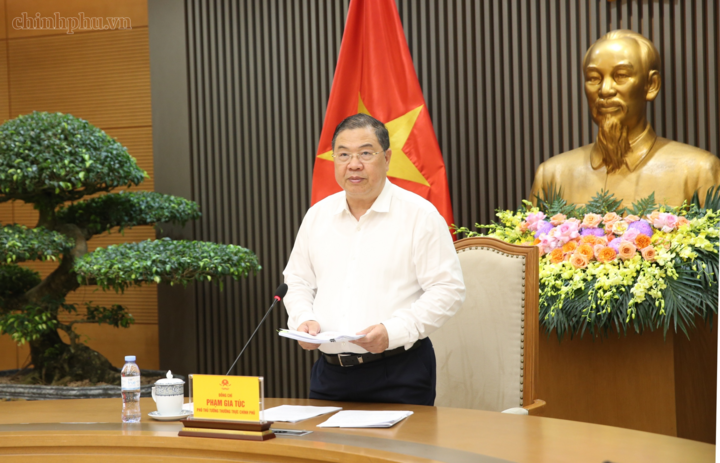 Phó Thủ tướng Thường trực Chính phủ Phạm Gia Túc chủ trì cuộc họp với lãnh đạo các bộ, ngành hữu quan về dự thảo Nghị quyết của Chính phủ về giao chỉ tiêu phát triển nhà ở xã hội, nhà ở cho thuê cho địa phương - Ảnh: chinhphu.vn/Nguyễn Hoàng