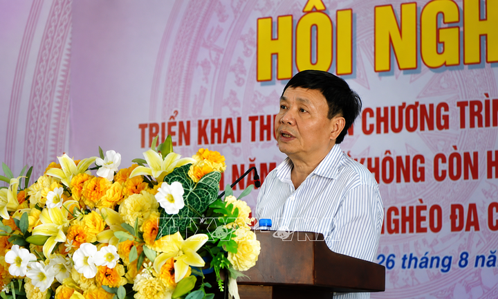 Phó Bí thư Thường trực Tỉnh ủy, Chủ tịch Ủy ban MTTQ Việt Nam tỉnh Đồng Tháp Phan Văn Thắng phát biểu tại hội nghị.