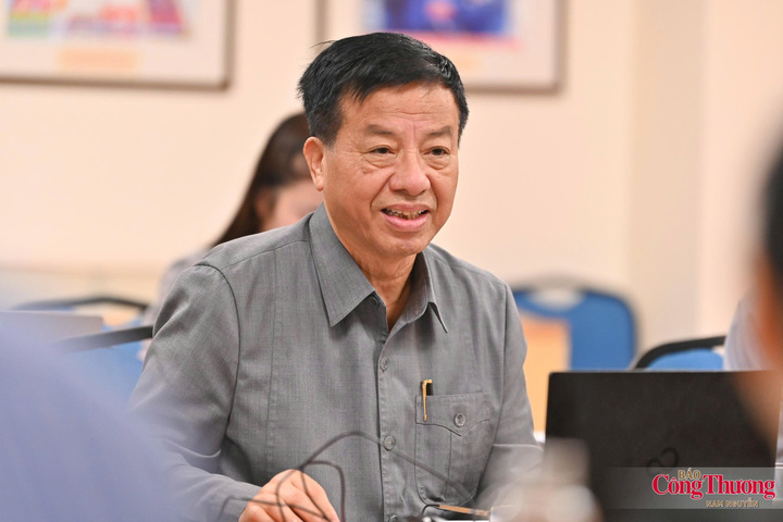Thiếu tướng Phạm Văn Huấn - chuyên gia Ban Chỉ đạo 35 Bộ Công Thương phát biểu tại cuộc họp.