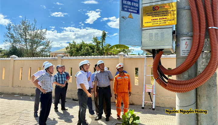 Công trình hoàn thiện lưới điện khu vực phía Nam đội quản lý điện Tuy Hòa chào mừng 50 năm ngày thành lập PC Đắk Lắk.
