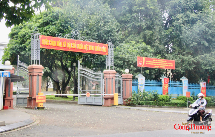 Không khí trang trọng, phấn khởi hướng về ngày lễ lớn của đất nước.