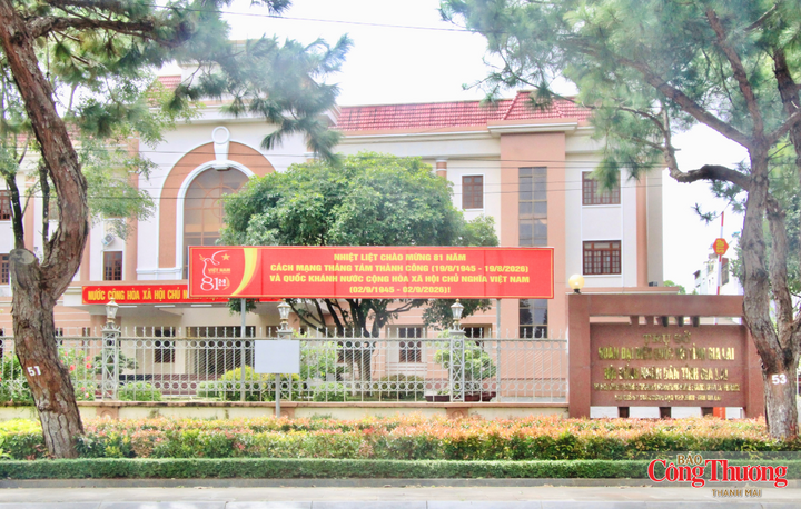 Các cụm pano, băng rôn được bố trí tại những vị trí dễ quan sát.