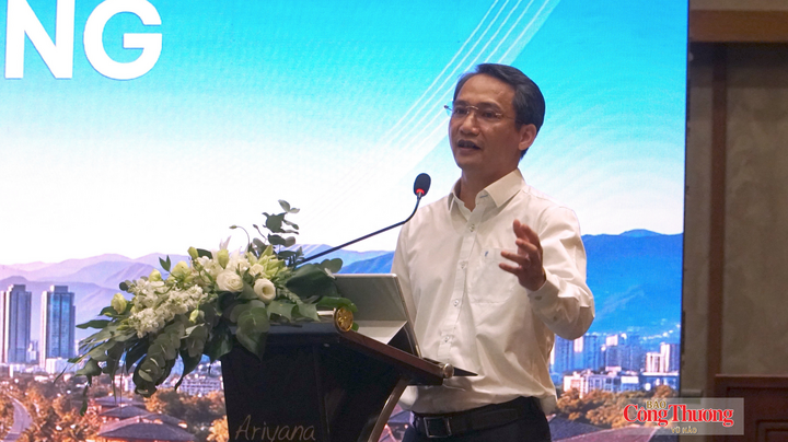 Ông Vương Duy Dũng, Phó Cục trưởng Cục Quản lý nhà và thị trường bất động sản (Bộ Xây dựng) phát biểu tại Diễn đàn