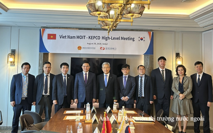 Bộ trưởng Lê Mạnh Hùng làm việc với các Lãnh đạo doanh nghiệp lớn trong lĩnh vực năng lượng của Hàn Quốc.