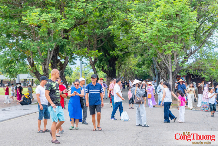 Ngành Du lịch Huế sẽ xử lý nghiêm đối với các hành vi tăng giá bất hợp lý, ép giá làm ảnh hưởng đến quyền lợi của du khách