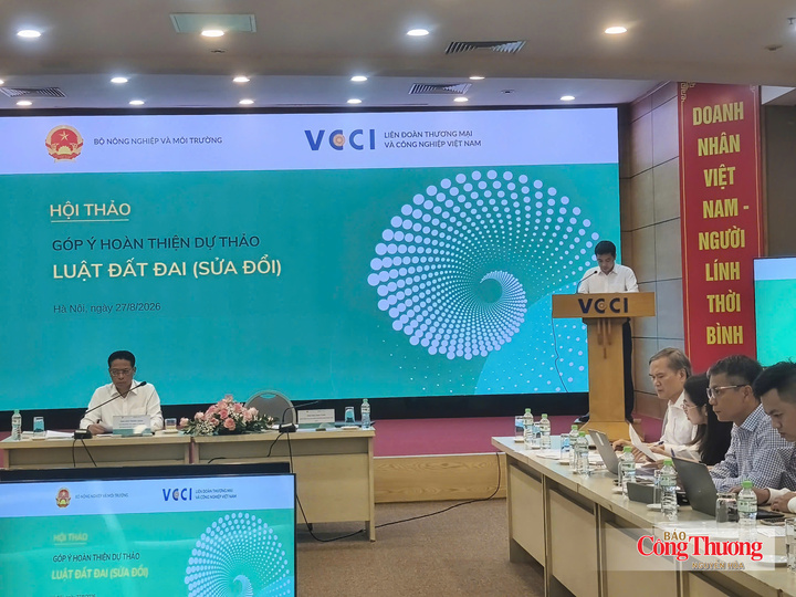 Ông Đậu Anh Tuấn, Phó Tổng Thư ký, Trưởng Ban Pháp chế VCCI phát biểu tại sự kiện.