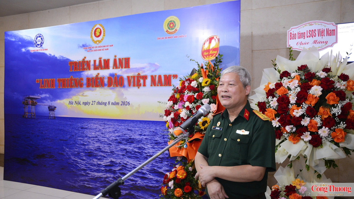 Đại tá, nhà báo Đỗ Phú Thọ - Tổng Biên tập Báo Cựu chiến binh Việt Nam phát biểu tại buổi lễ.