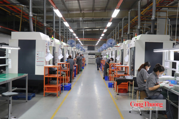 Phấn đấu đến năm 2030 Việt Nam là nước có công nghiệp hiện đại, thuộc nhóm quốc gia có năng lực cạnh tranh công nghiệp cao.