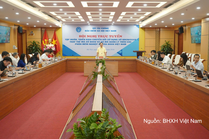 Bảo hiểm xã hội Việt Nam tổ chức Hội nghị trực tuyến tập huấn, triển khai chuyển đổi sử dụng số định danh cá nhân/căn cước công dân thay thế mã số bảo hiểm xã hội và bộ mã quản lý trên các phần mềm nghiệp vụ.