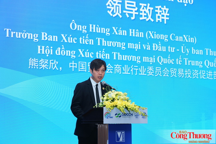 Ông Xiong Canxin (Hùng Xán Hân), Vụ trưởng Vụ Xúc tiến Thương mại và Đầu tư, Phân hội Thương mại CCPIT, phát biểu tại hội nghị
