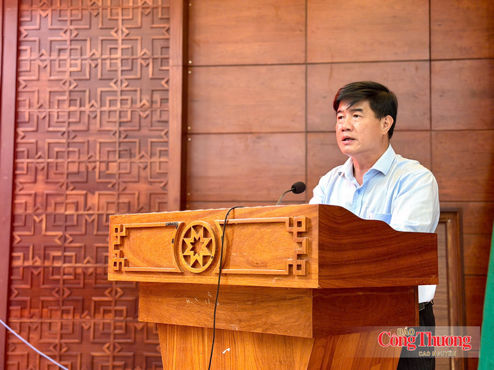 Ông Nguyễn Thiên Văn, Phó Chủ tịch UBND tỉnh Đắk Lắk phát biểu tại buổi đối thoại.