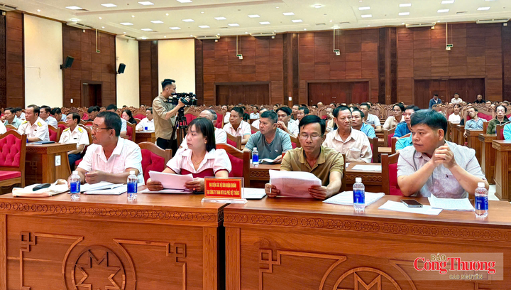 Đại diện các hộ dân có khiếu nại ở 3 công ty cà phê tại buổi đối thoại