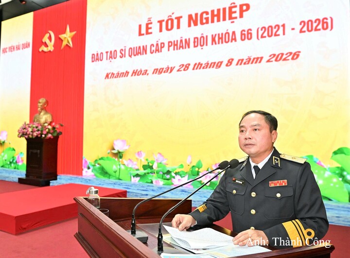 Chuẩn Đô đốc Nguyễn Văn Bách, Phó Tư lệnh, Tham mưu trưởng Quân chủng Hải quân phát biểu
