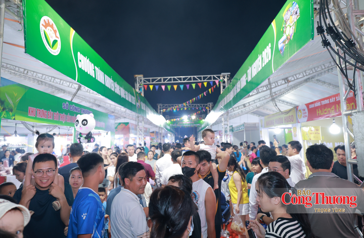 Hội chợ Triển lãm sản phẩm công nghiệp nông thôn tiêu biểu khu vực miền Trung - Tây Nguyên năm 2026 diễn ra tại Hà Tĩnh.