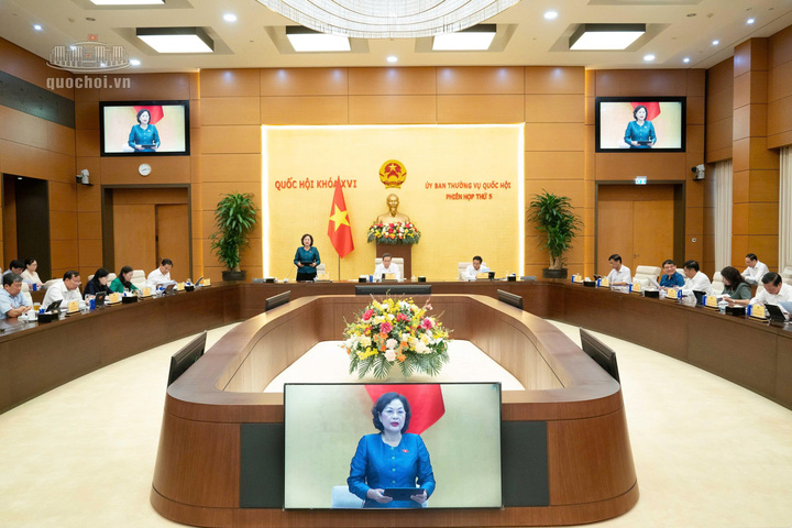 Uỷ ban Thường vụ Quốc hội cho ý kiến về dự án Luật Phát triển doanh nghiệp nhỏ và vừa.
