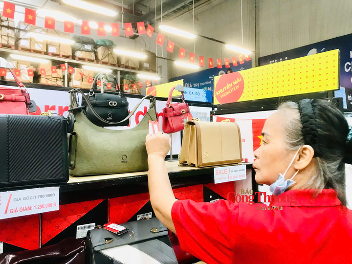 Bảo vệ người tiêu dùng dễ bị tổn thương được đặt trên nhiều chủ thể, từ doanh nghiệp trực tiếp cung cấp sản phẩm, hàng hóa, dịch vụ đến cơ quan quản lý, tổ chức.