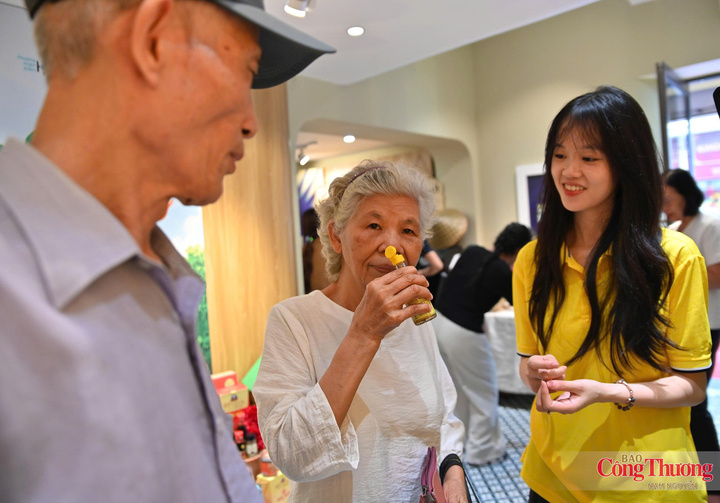 Nước mắm Phú Quốc được lòng người tiêu dùng Hà Nội.