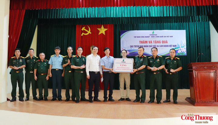Hoạt động thăm, tặng quà nạn nhân chất độc da cam của Cựu chiến binh Petrovietnam góp phần lan tỏa nghĩa tình đồng đội và trách nhiệm với cộng đồng.