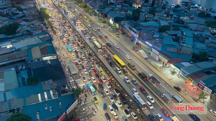 Áp lực giao thông tăng cao tại các cửa ngõ Hà Nội trước kỳ nghỉ lễ 2/9 - 1