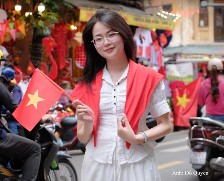 Niềm tự hào về lịch sử dân tộc trở thành động lực để Bích Ngọc nỗ lực học tập và cống hiến.